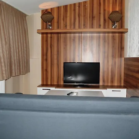 Alyon Apartment *